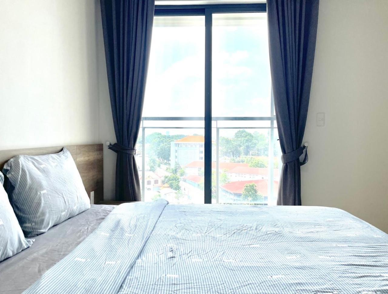 Compass One Building - Luxury Apartments Ap Phu Tho Esterno foto