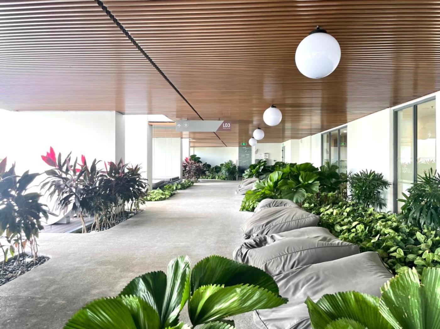 Compass One Building - Luxury Apartments Ap Phu Tho Esterno foto