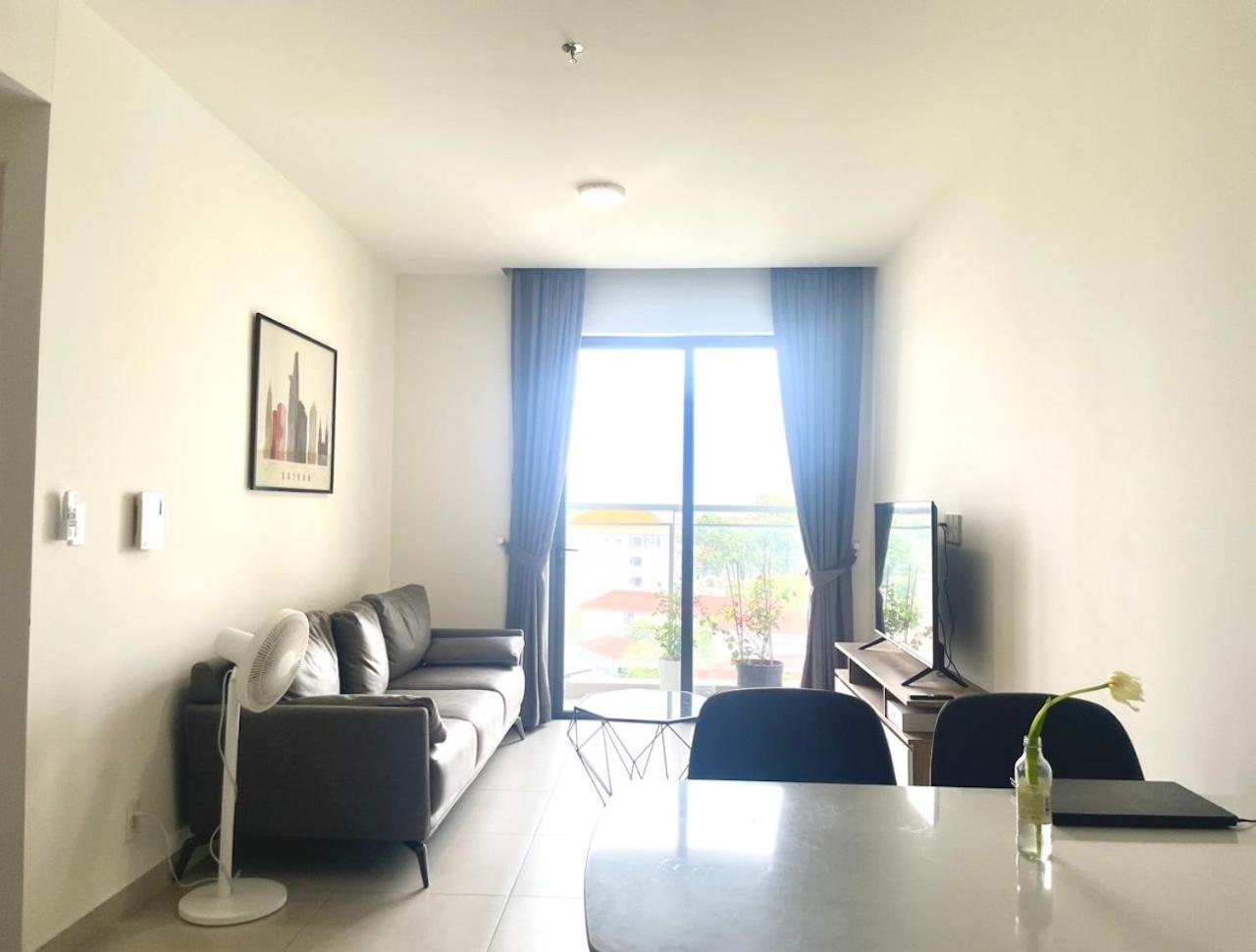 Compass One Building - Luxury Apartments Ap Phu Tho Esterno foto