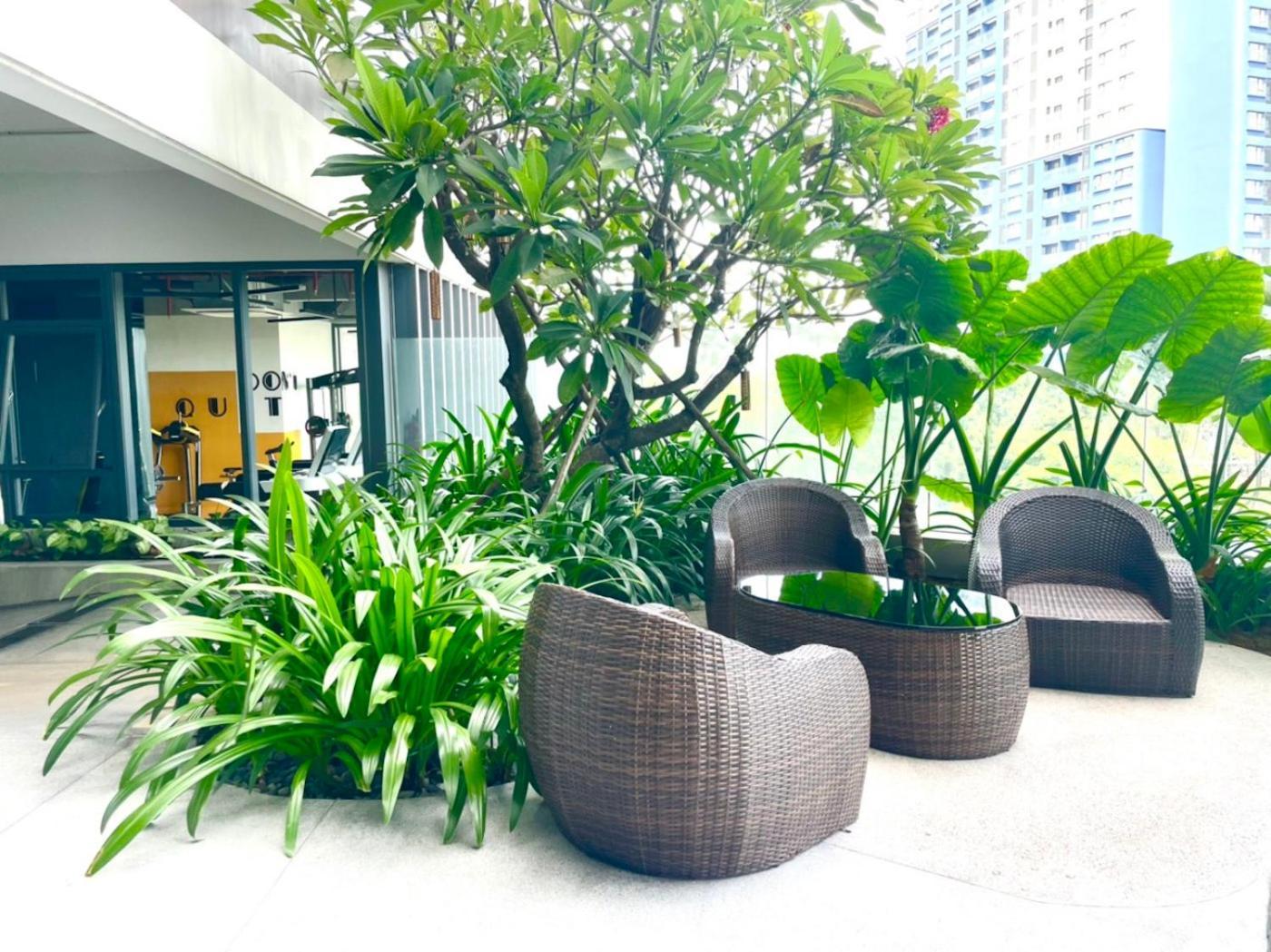 Compass One Building - Luxury Apartments Ap Phu Tho Esterno foto